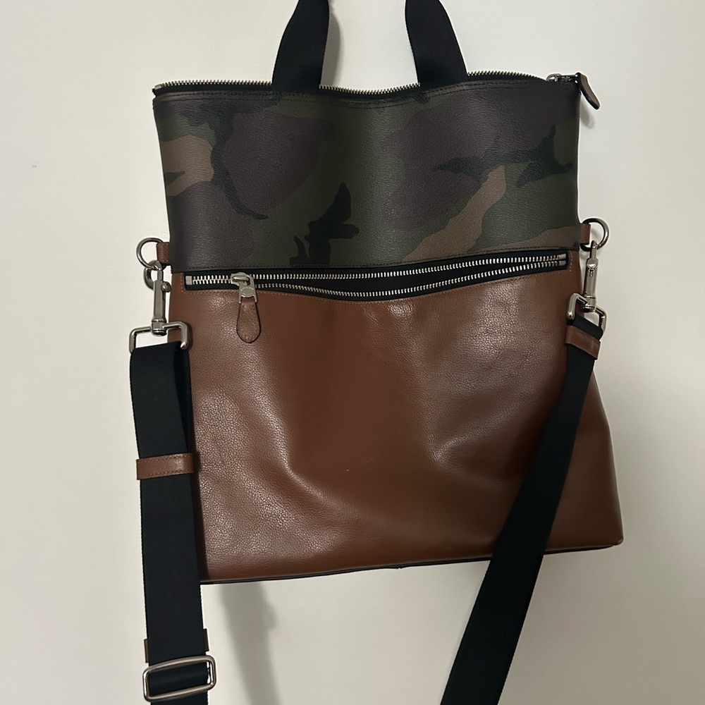Coach Charles fold over leather bag - Picture 3 of 13